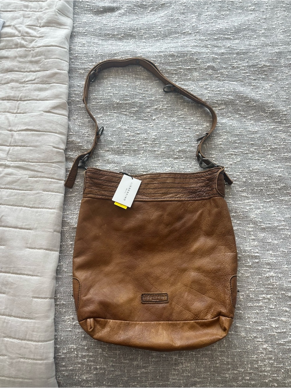 Leather Crossbody Bag in Brown - Casual Everyday Shoulder Bag